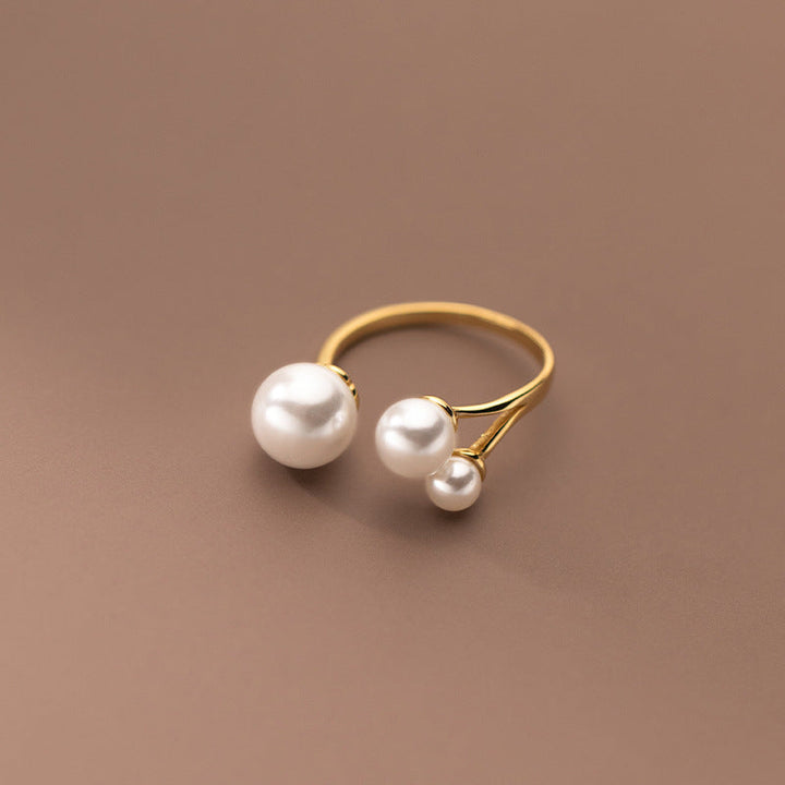 Bague Élégante avec Trio de Perles