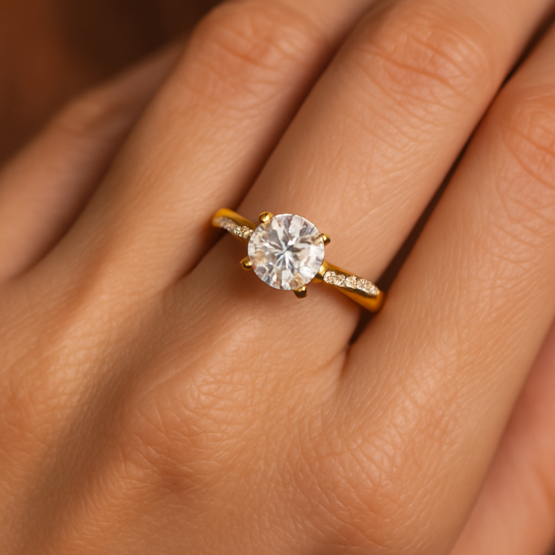 Bague de fiançailles en or avec cristal