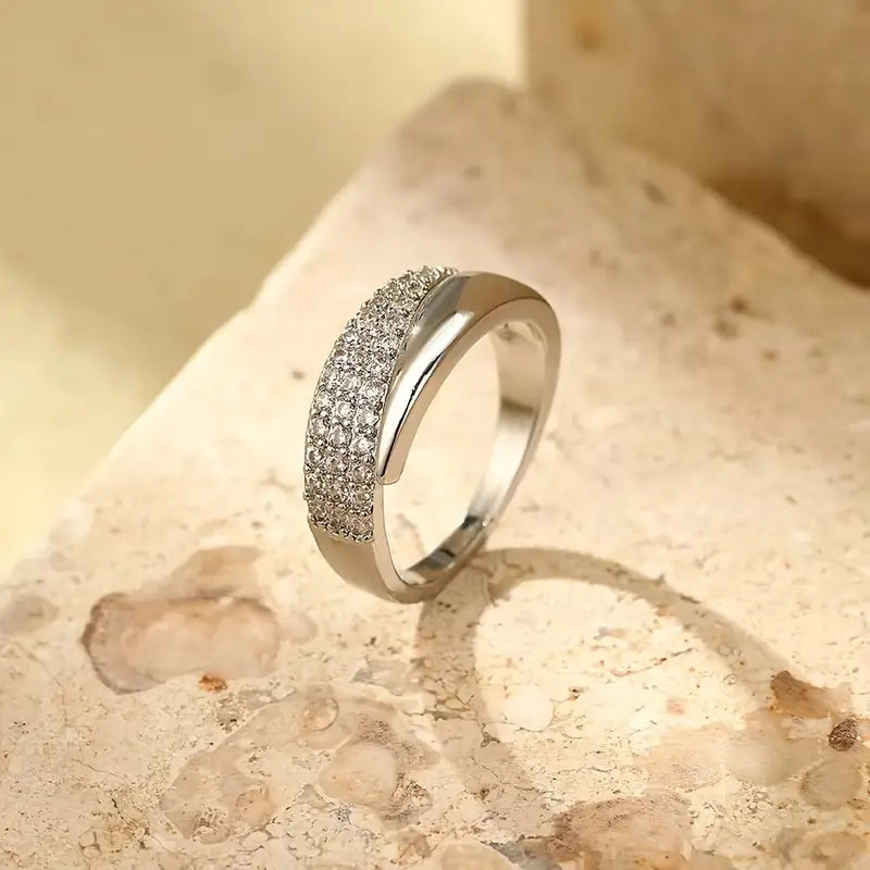 Éloïse – Une bague à la brillance intemporelle