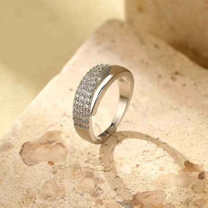 Éloïse – Une bague à la brillance intemporelle