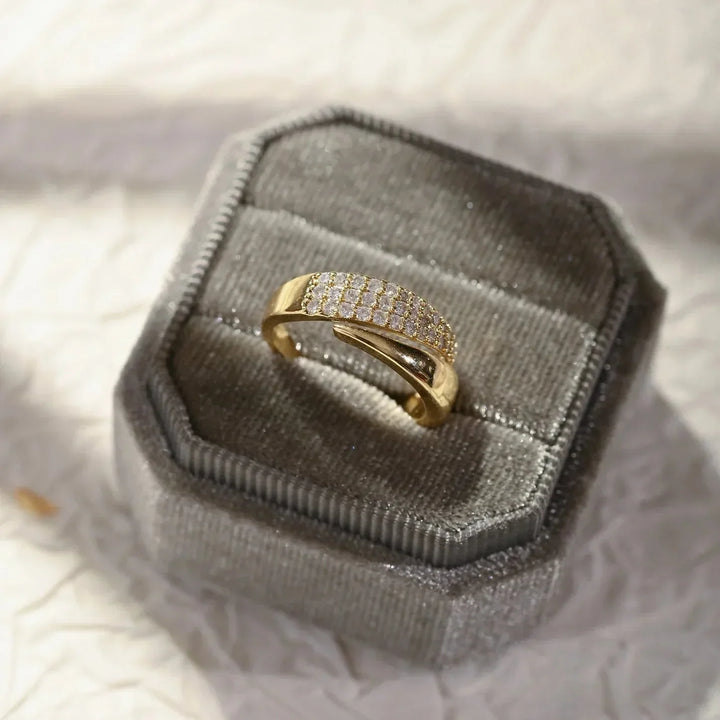 Éloïse – Une bague à la brillance intemporelle