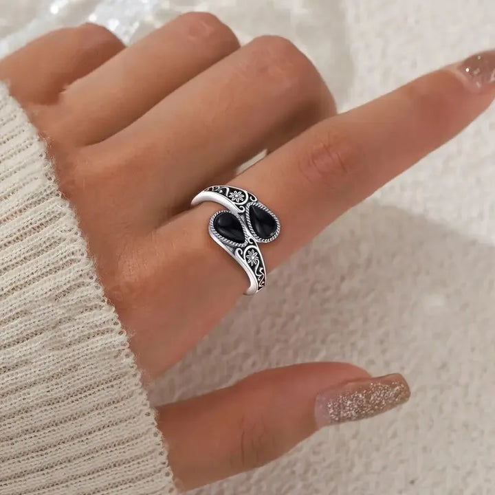 Bague Élégante avec Pierre de Lune Fleur