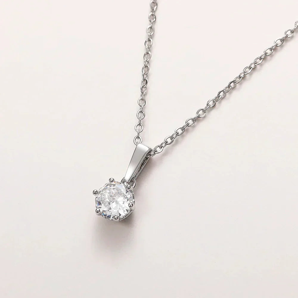 Collier Classique avec Pendentif en Zircon