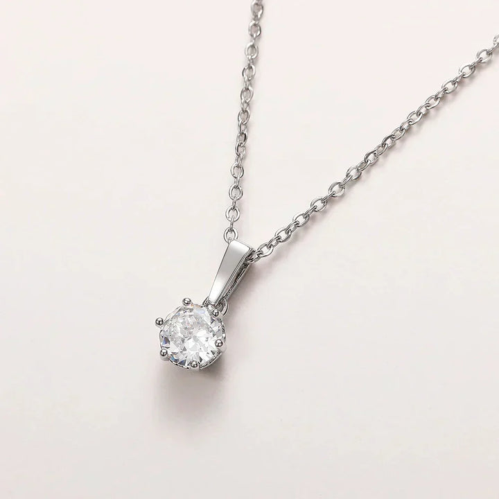 Collier Classique avec Pendentif en Zircon