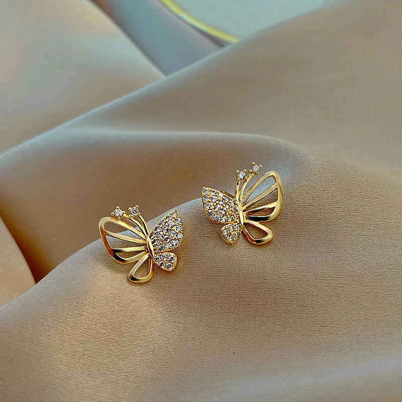 Boucles d'oreilles clous en zircon en forme de papillon élégantes