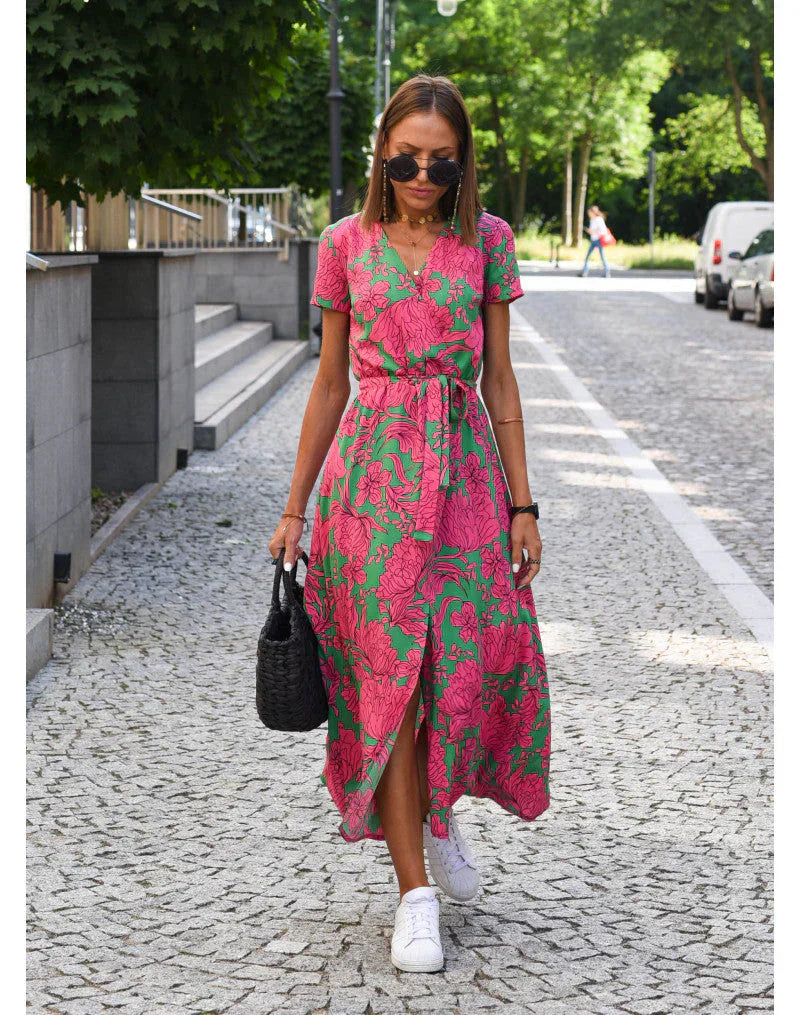 Giada™ | Robe élégante avec décolleté en V et coupe ajustée