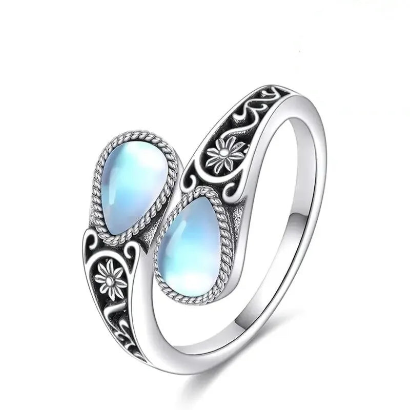 Bague Élégante avec Pierre de Lune Fleur
