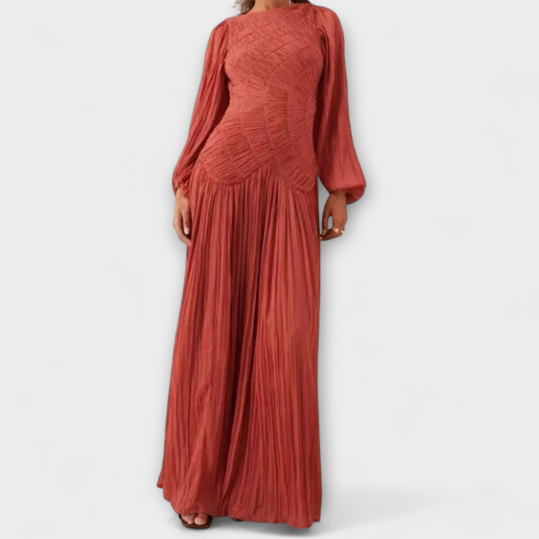 Robe plissée élégante avec manches longues