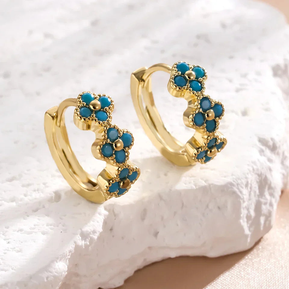 Boucles d'Oreilles en Cerceau avec Fleur Bleue Turquoise Chic