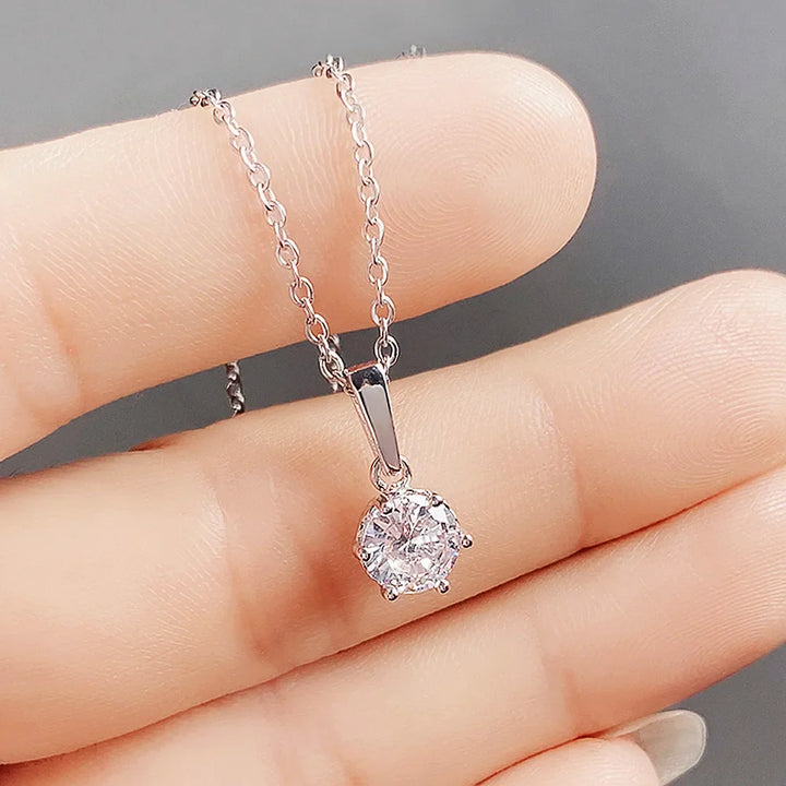 Collier Classique avec Pendentif en Zircon