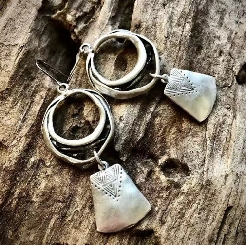 Boucles d'oreilles pendantes carrées en argent vintage