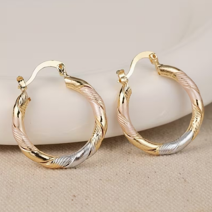 Boucles d'oreilles créoles torsadées Twilight Harmony