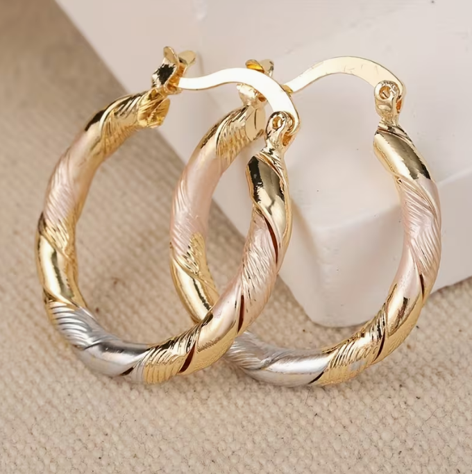 Boucles d'oreilles créoles torsadées Twilight Harmony
