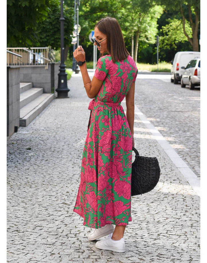 Giada™ | Robe élégante avec décolleté en V et coupe ajustée