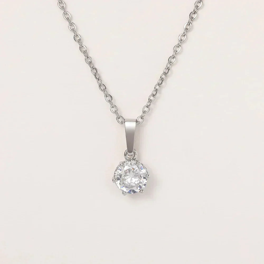 Collier Classique avec Pendentif en Zircon
