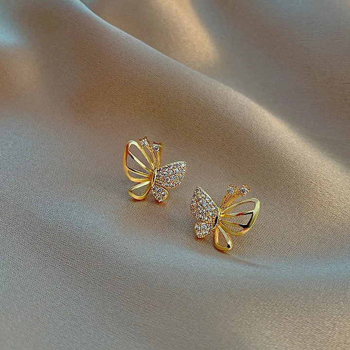 Boucles d'oreilles clous en zircon en forme de papillon élégantes