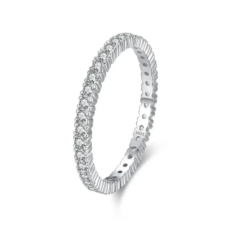 Bague Éternité Minimaliste Éclairée