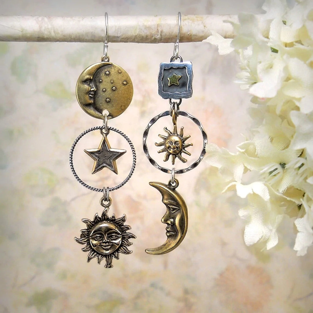Boucles d'Oreilles Pendantes avec Pendentif Soleil et Lune