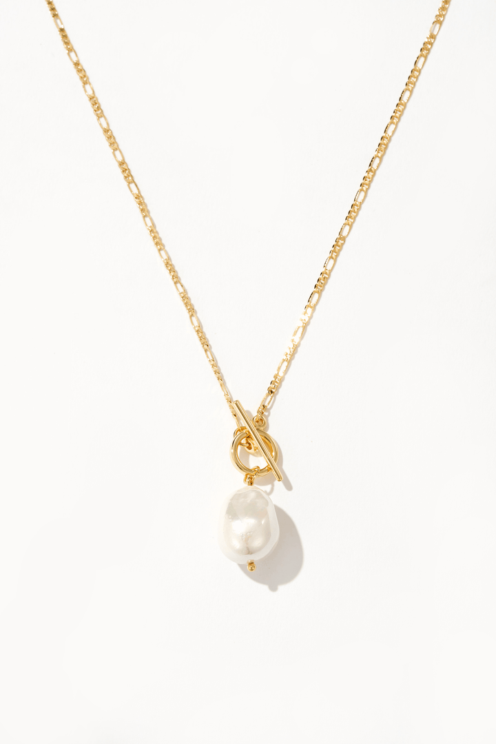 Collier Élégant avec Perles Dorées