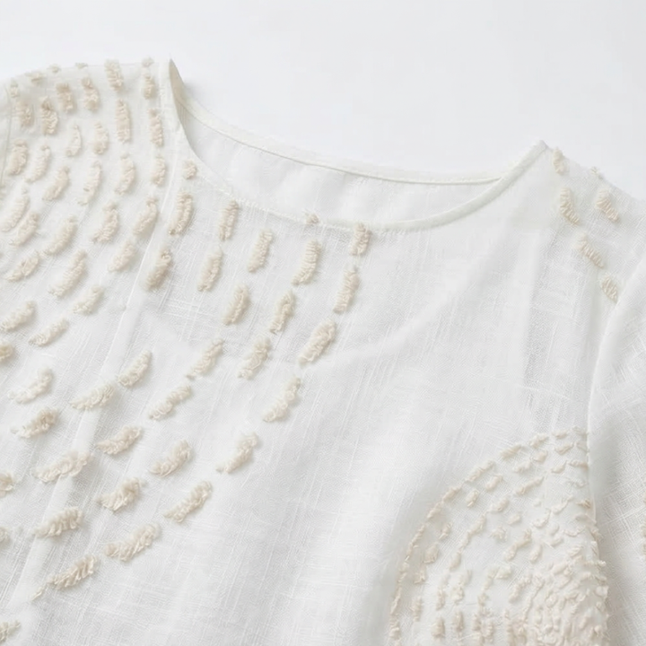 Robe décontractée brodée pour femme.