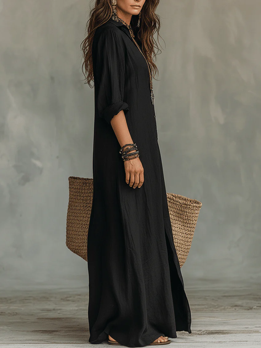 Claudia • Robe noire longue avec des boutons