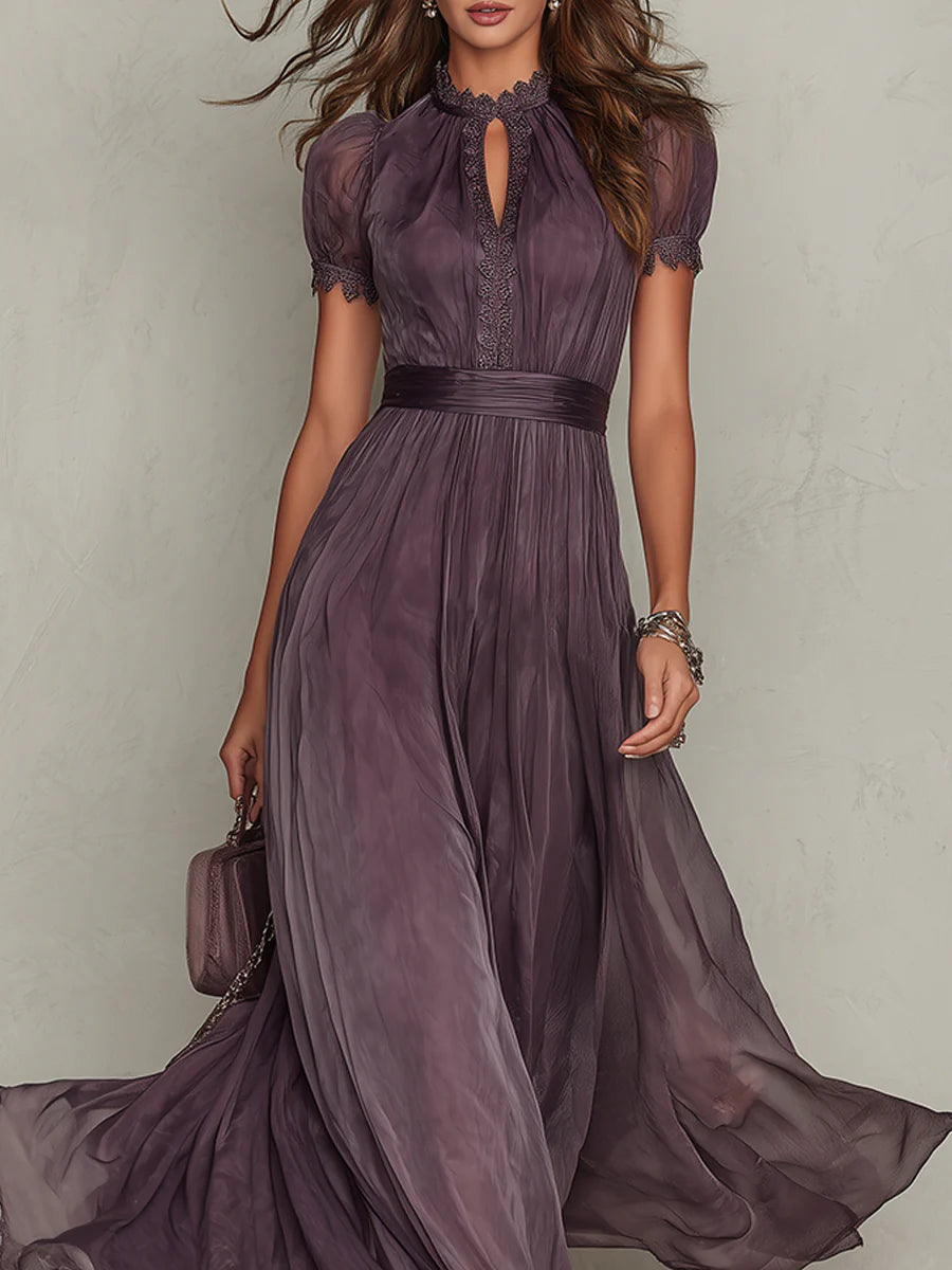 Flavia - Robe longue violette avec décolleté en goutte et bord en dentelle de chiffon