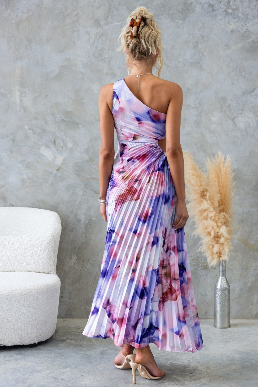ELLA | Robe midi avec plis et une épaule