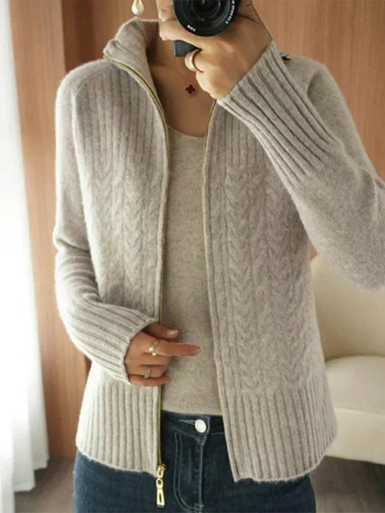 Mila - Pull en tricot couleur pêche avec fermeture éclair et décolleté en V