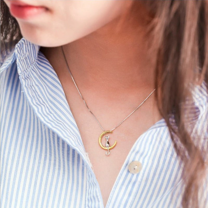 Collier élégant avec lune et chat