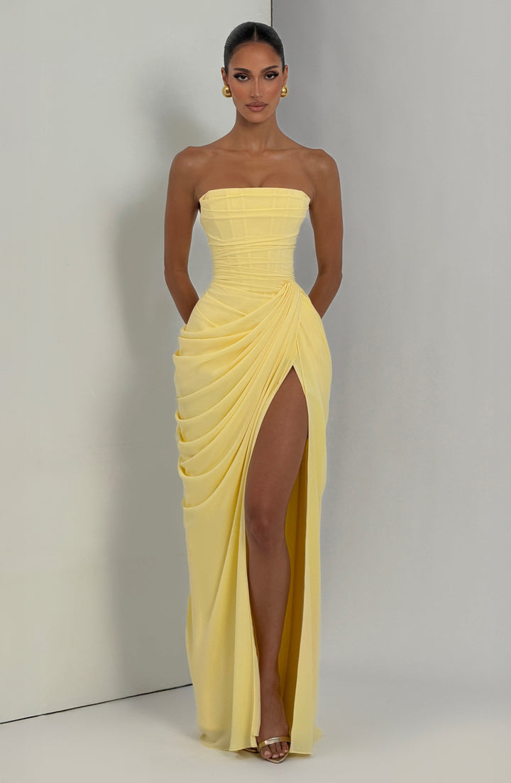 HANNAH | Robe maxi élégante avec drapé et fente haute