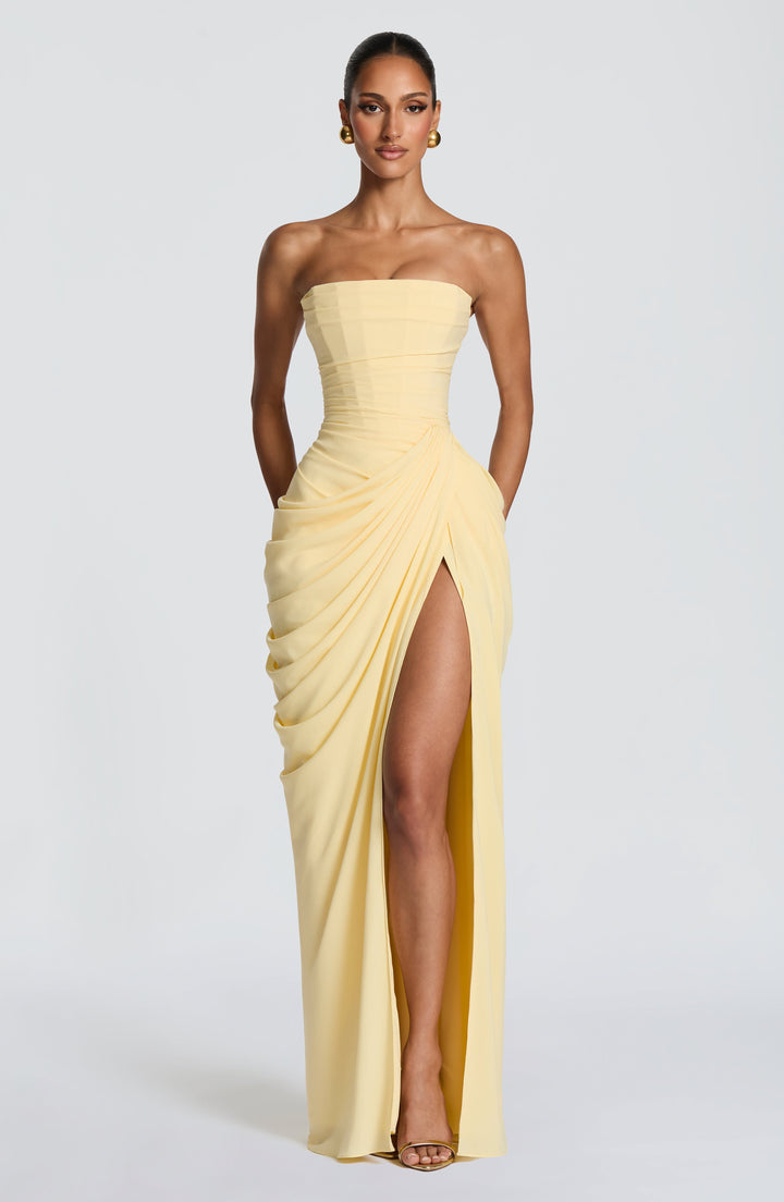 HANNAH | Robe maxi élégante avec drapé et fente haute