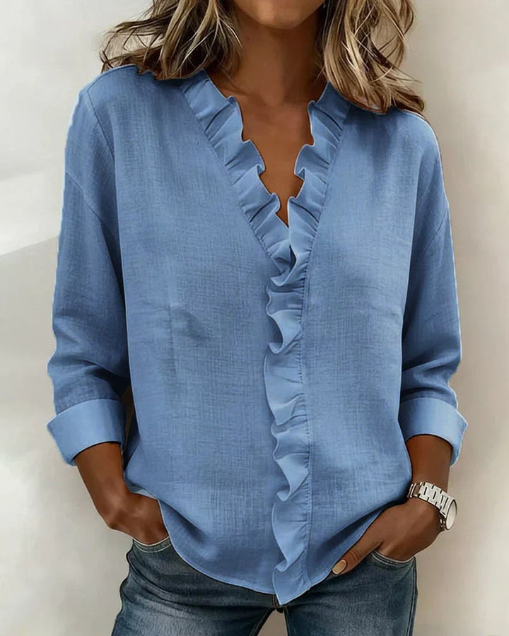 Chiara™ | Blouse à décolleté en V et volants délicats