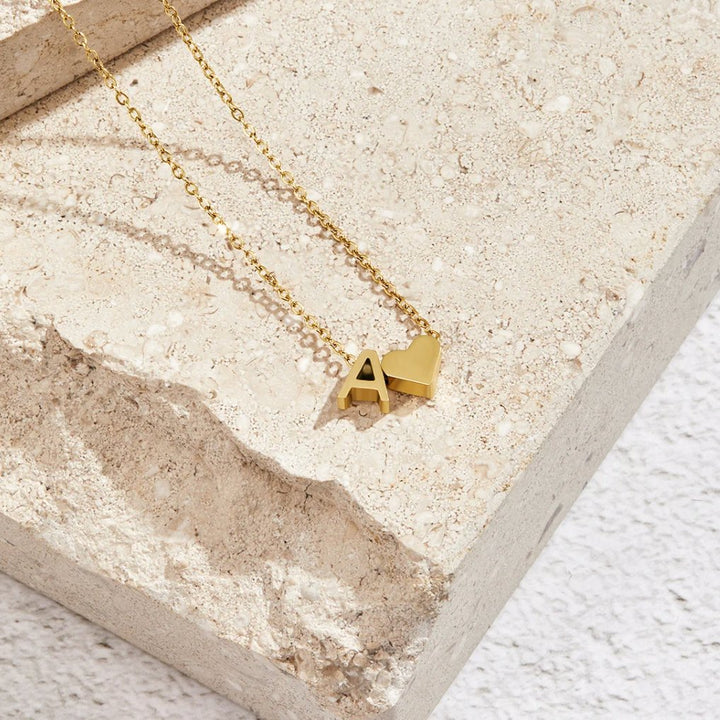 Collier Initial Intemporel avec Pendentif Cœur