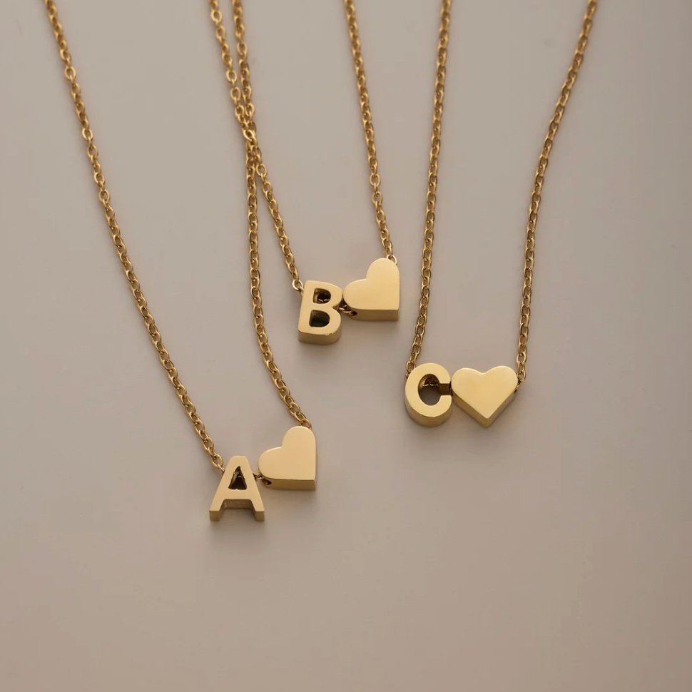 Collier Initial Intemporel avec Pendentif Cœur