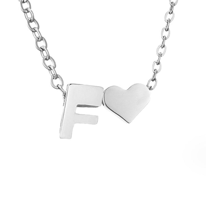 Collier Initial Intemporel avec Pendentif Cœur