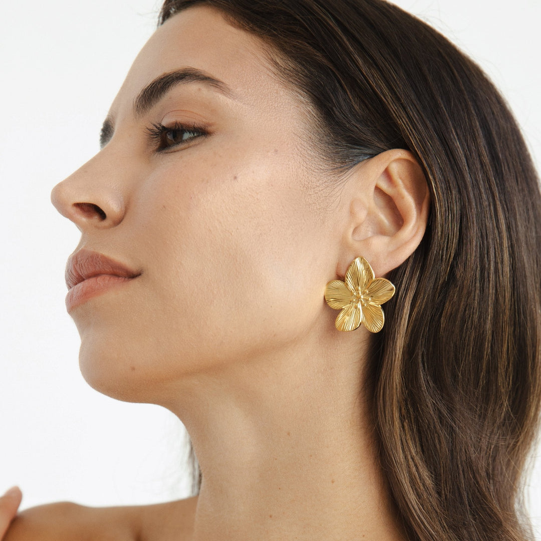 Boucles d'oreilles fleur en or