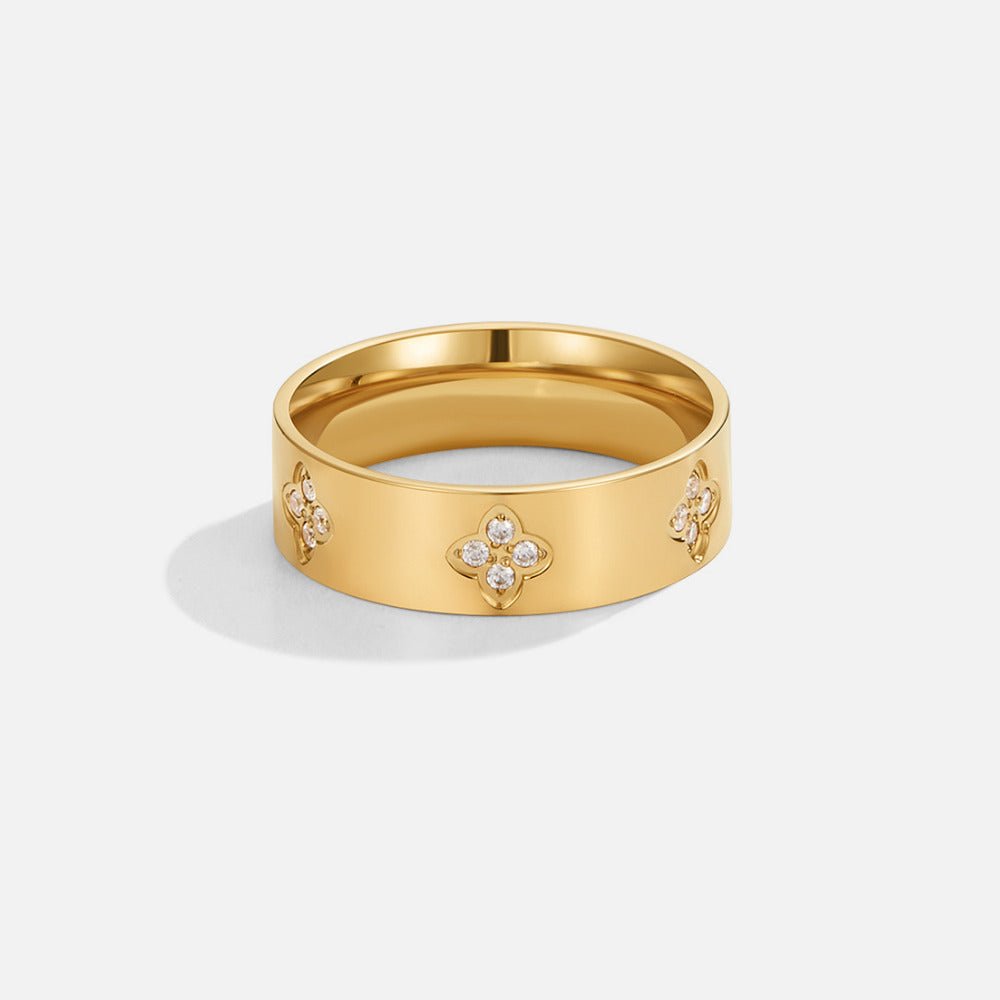 Bague trèfle dorée avec cristaux