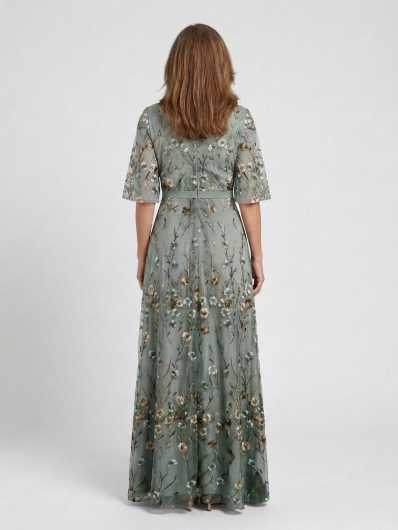 Evadne | Robe maxi florale à décolleté en V avec manches courtes