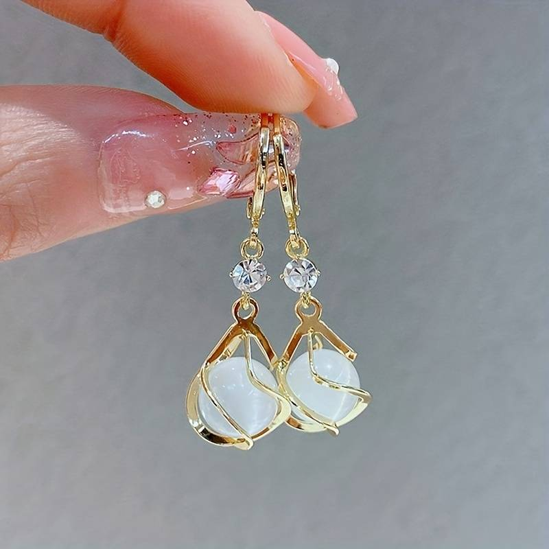 Boucles d'Oreilles Pendantes Élégantes avec Opales Blanches