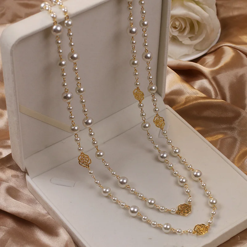 Collier en or élégant avec perles