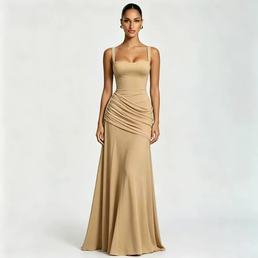 ENIE | Robe Maxi avec Encolure Angulaire Raffinée