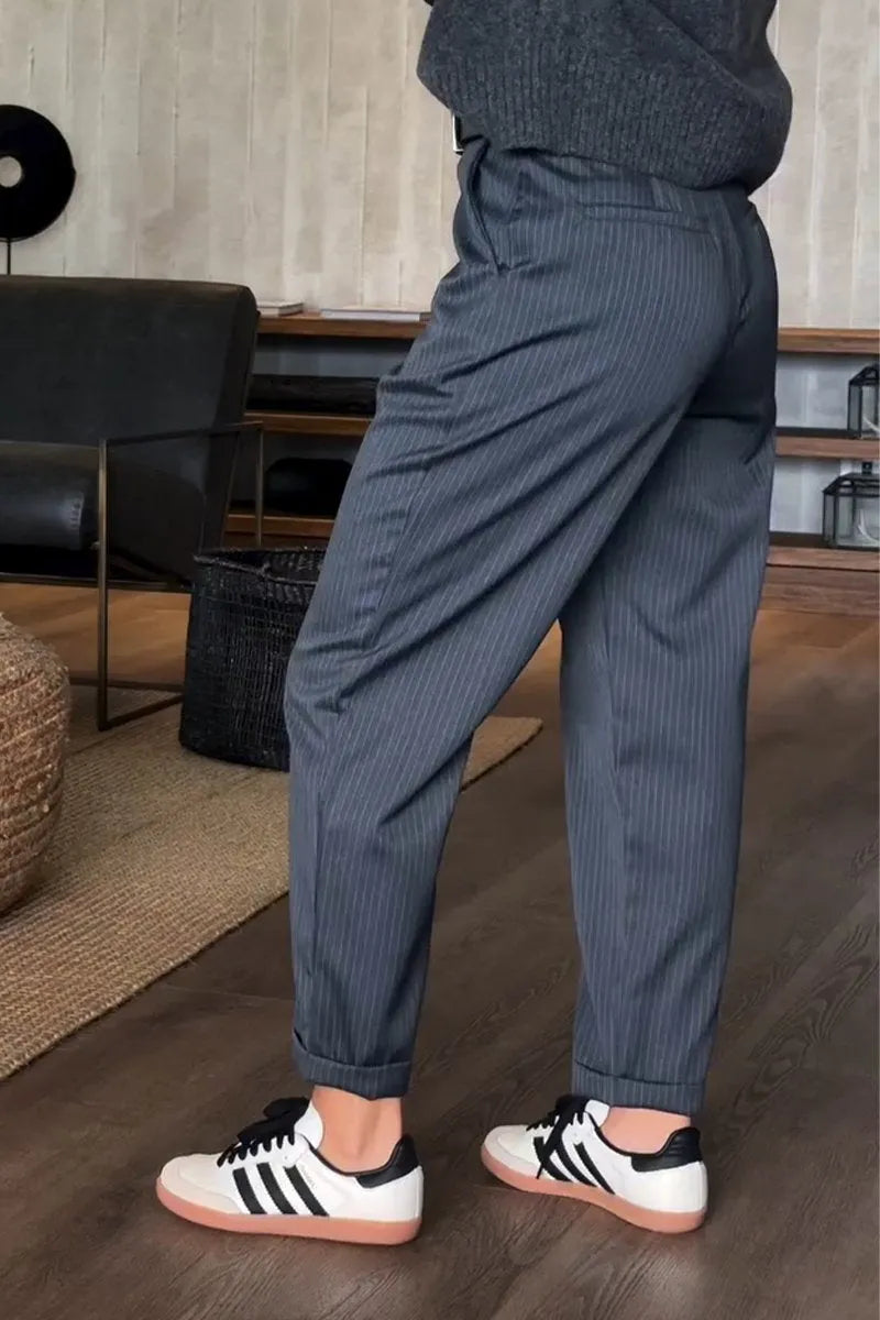 MATHILDA | PANTALON ÉLÉGANT ET FLATTEUR AVEC RAYURES
