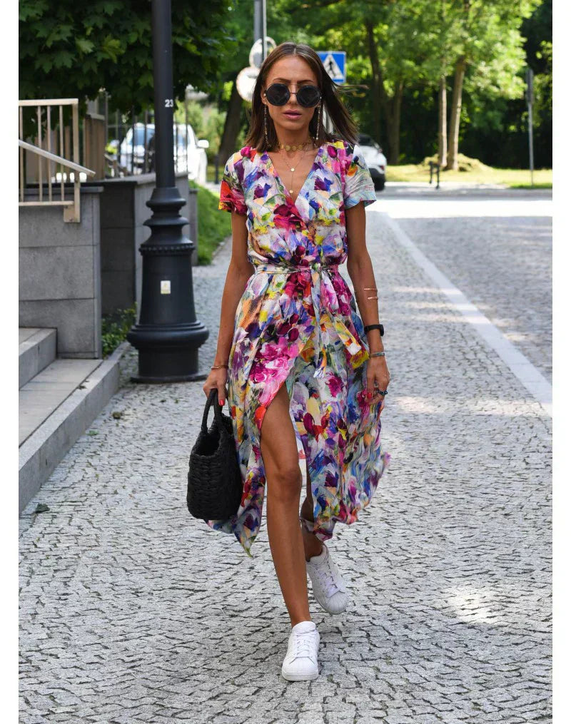 Giada™ | Robe élégante avec décolleté en V et coupe ajustée