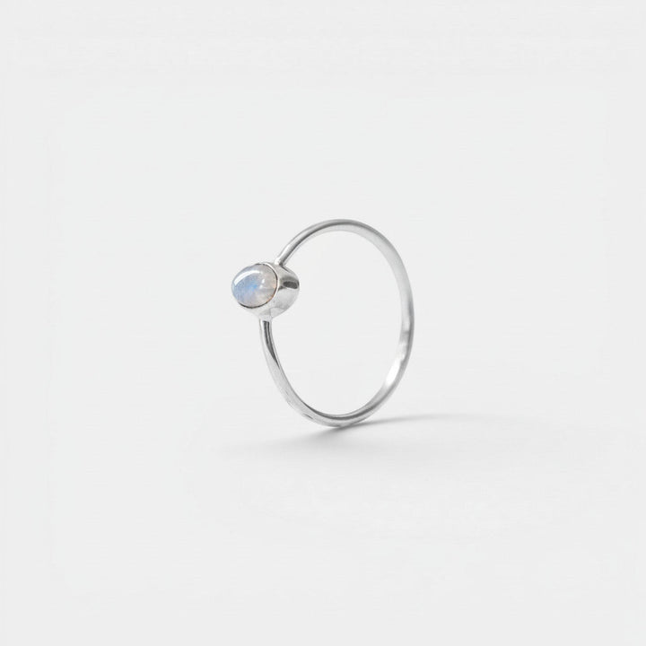 Bague en pierre de lune fine avec pierre ovale en argent sterling 925 fait main