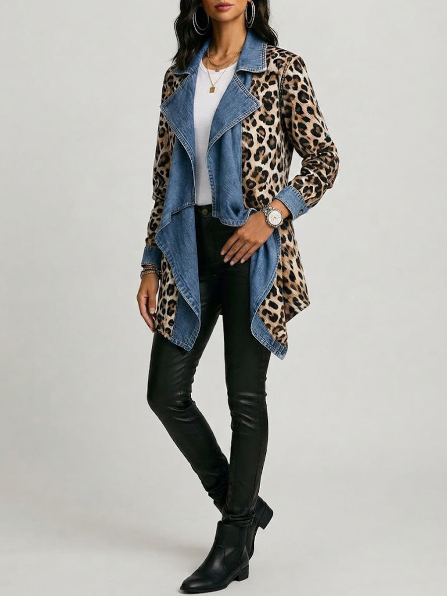 Victoria | Veste léopard avec panneau en denim usé de longueur moyenne