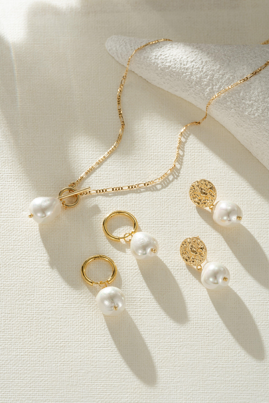 Collier Élégant avec Perles Dorées