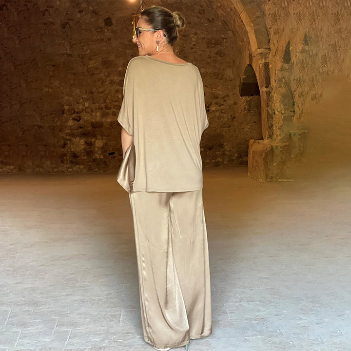 Pauline - Shimmering Satin Set