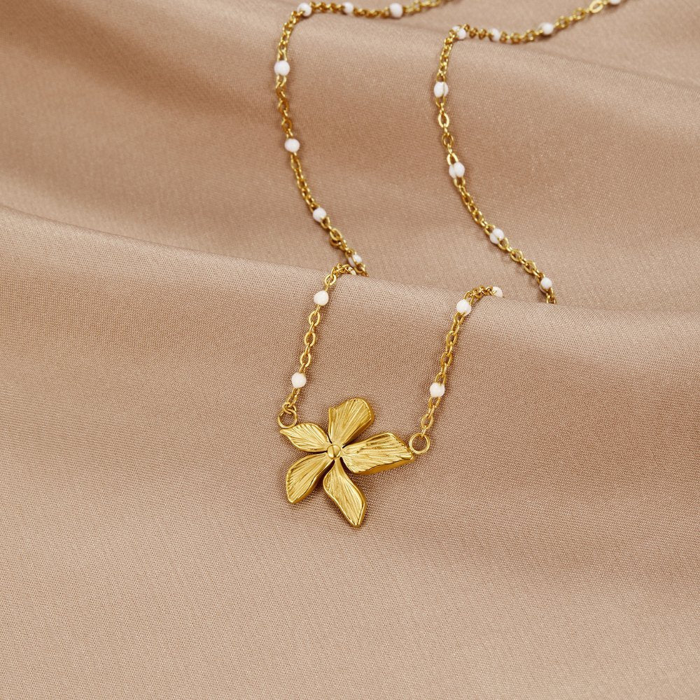 Collier Élégant avec Fleur Dorée
