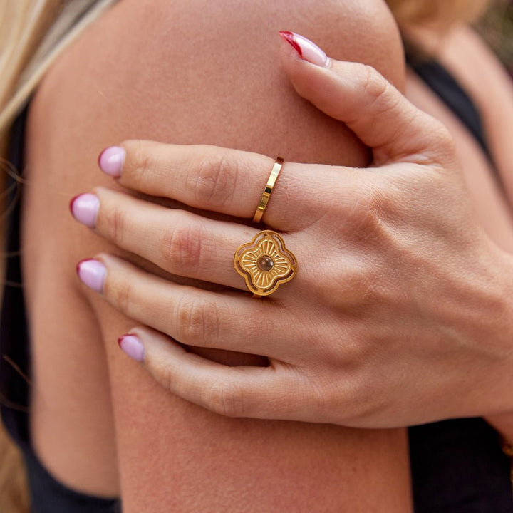 Bague fleur porte-bonheur œil de tigre